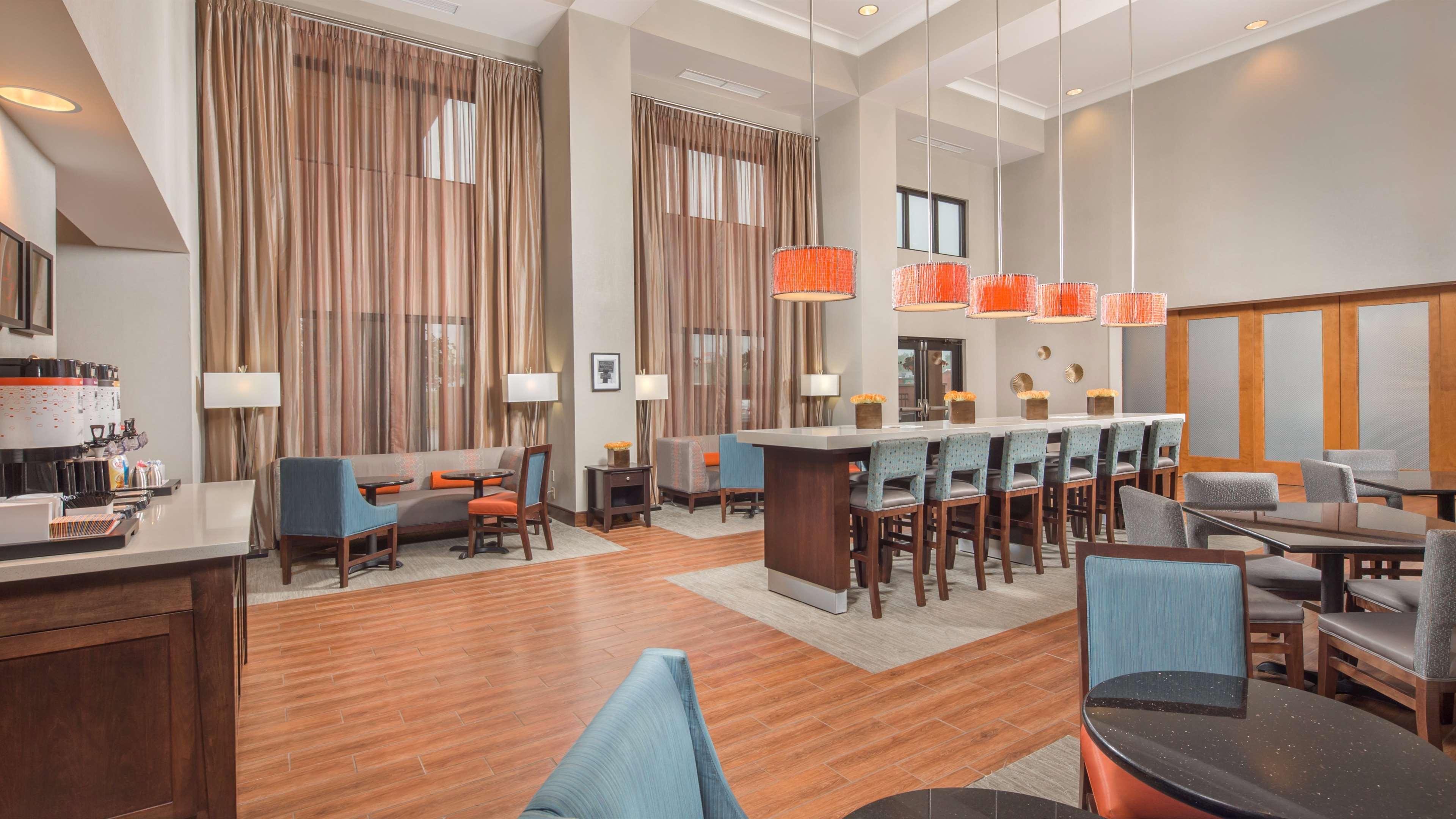 Hampton Inn & Suites Шерервилл Экстерьер фото